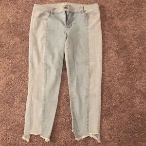 Cropped american eagle jeans